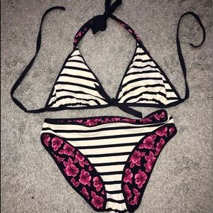 TOMMY BAHAMA SWIM! REVERSIBLE!